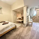 Wellbeing Barn With Hot Tub, Cold Plunge, Pet Friendly Holiday home *