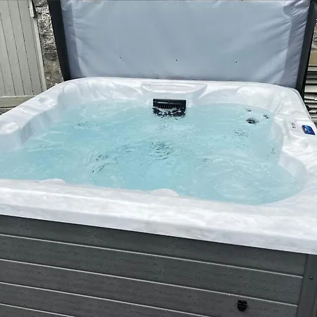 Wellbeing Barn With Hot Tub, Cold Plunge, Pet Friendly *