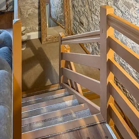 Wellbeing Barn With Hot Tub, Cold Plunge, Pet Friendly Kilnsey