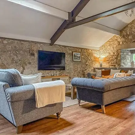 Wellbeing Barn With Hot Tub, Cold Plunge, Pet Friendly Kilnsey