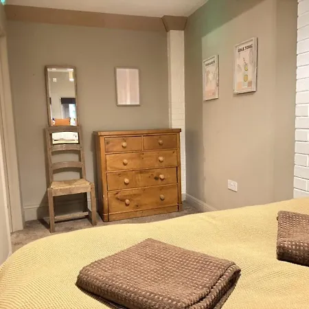 Wellbeing Barn With Hot Tub, Cold Plunge, Pet Friendly Kilnsey