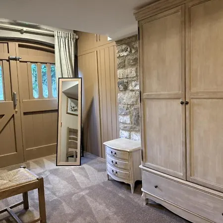 Wellbeing Barn With Hot Tub, Cold Plunge, Pet Friendly Kilnsey
