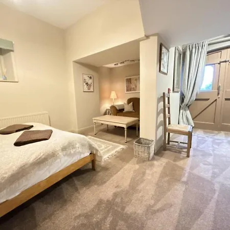 Wellbeing Barn With Hot Tub, Cold Plunge, Pet Friendly Ferienhaus *