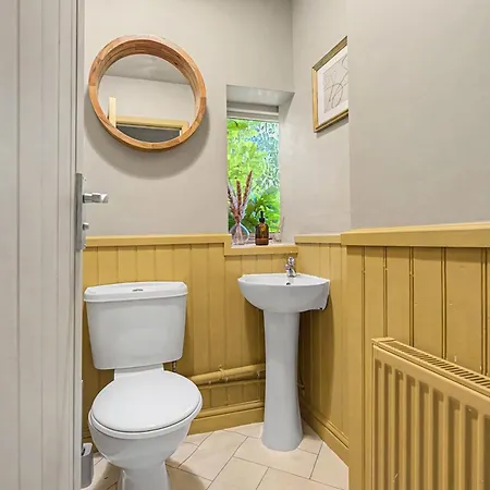 Wellbeing Barn With Hot Tub, Cold Plunge, Pet Friendly *