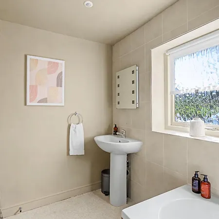 Wellbeing Barn With Hot Tub, Cold Plunge, Pet Friendly *