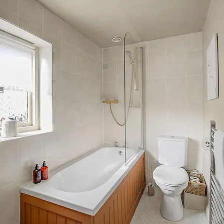 Wellbeing Barn With Hot Tub, Cold Plunge, Pet Friendly Semesterbostad *
