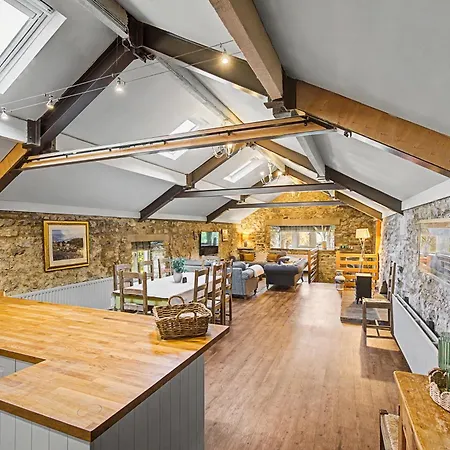Σπίτι διακοπών Wellbeing Barn With Hot Tub, Cold Plunge, Pet Friendly