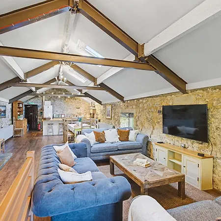 Wellbeing Barn With Hot Tub, Cold Plunge, Pet Friendly Kilnsey