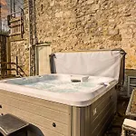 Wellbeing Barn With Hot Tub, Cold Plunge, Pet Friendly Tatil Evi *