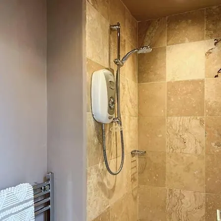 Holiday home Wellbeing Barn With Hot Tub, Cold Plunge, Pet Friendly *