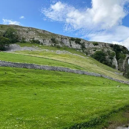 Holiday home Wellbeing Barn With Hot Tub, Cold Plunge, Pet Friendly