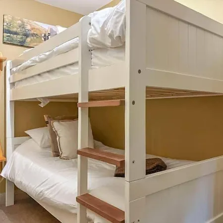 Wellbeing Barn With Hot Tub, Cold Plunge, Pet Friendly Kilnsey