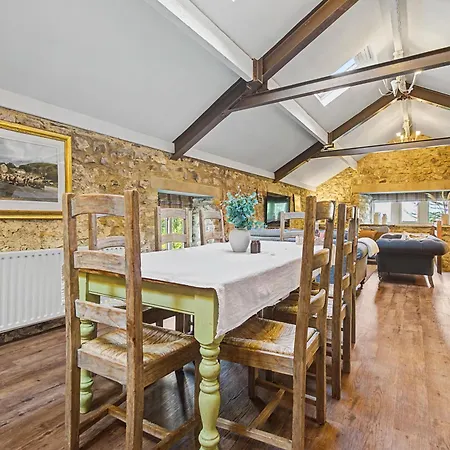 Wellbeing Barn With Hot Tub, Cold Plunge, Pet Friendly Kilnsey