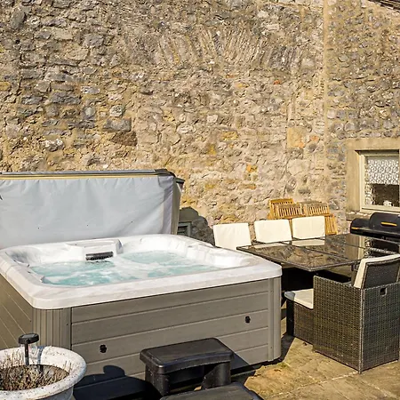 Wellbeing Barn With Hot Tub, Cold Plunge, Pet Friendly * Kilnsey